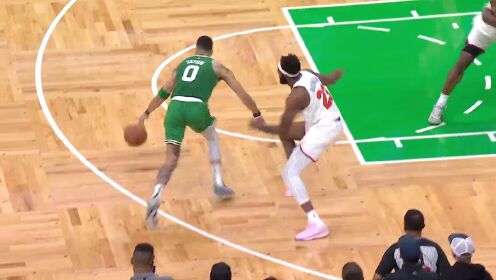 安徽九方后卫抢断成功，助球队稳住比分