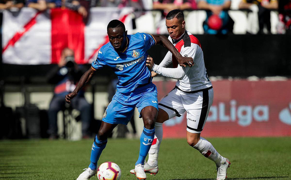 包含威斯伐达迪斯堡客场大胜，保级前景一片光明的词条