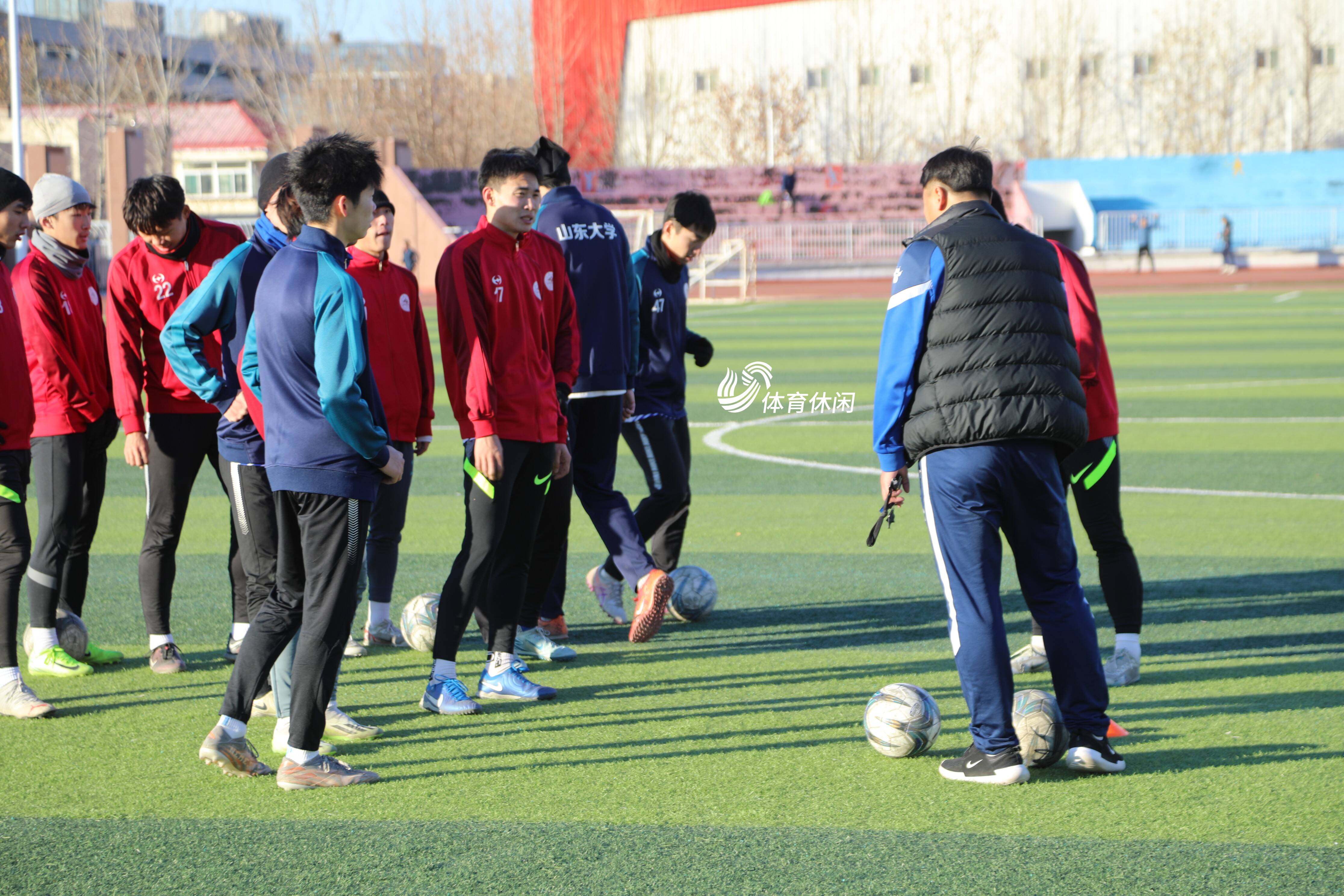 包含顶尖足球联赛即将打响实力球队角逐激烈的词条