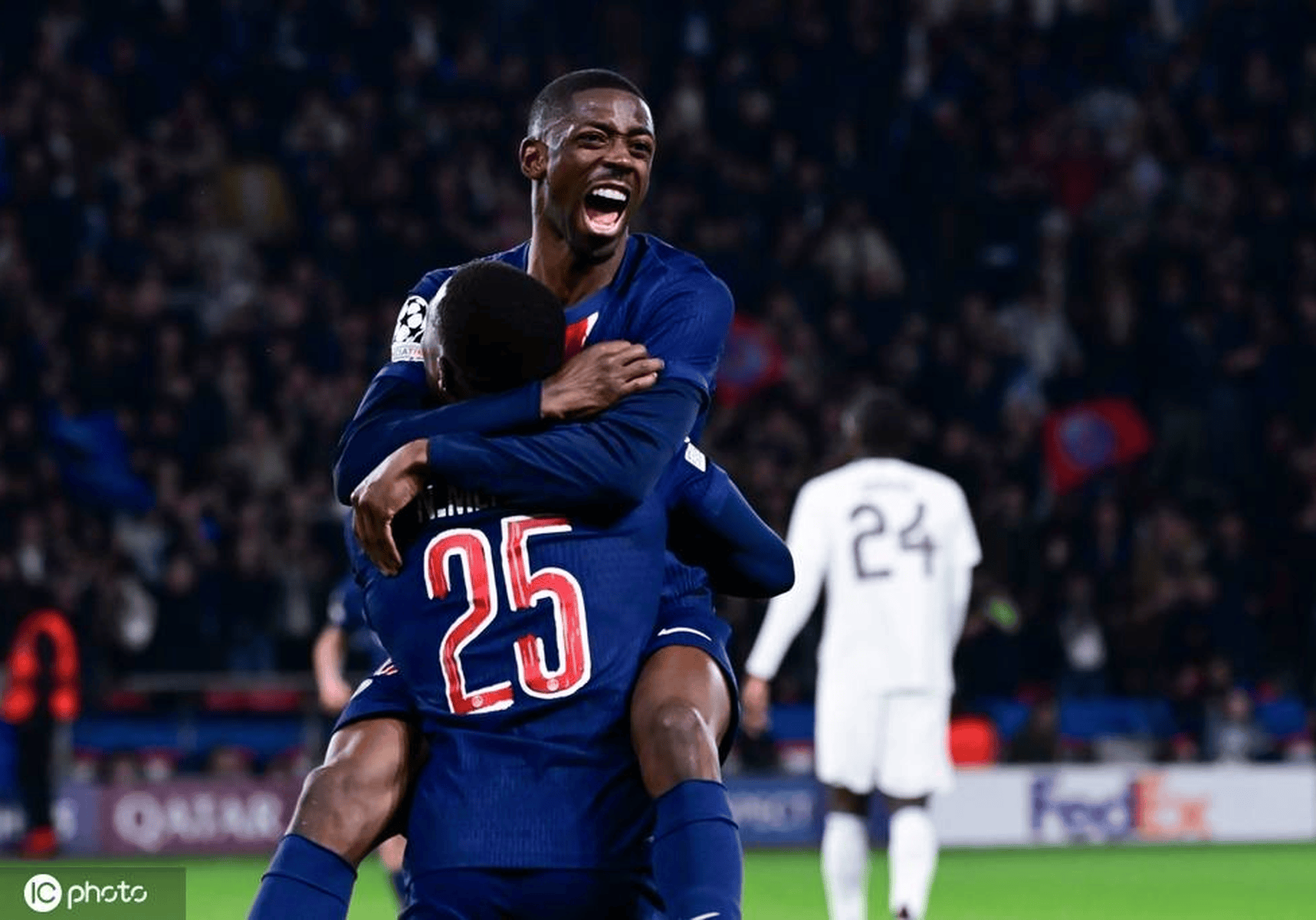 包含巴黎圣日耳曼晋级实锤，欧冠冠军获得青睐的词条