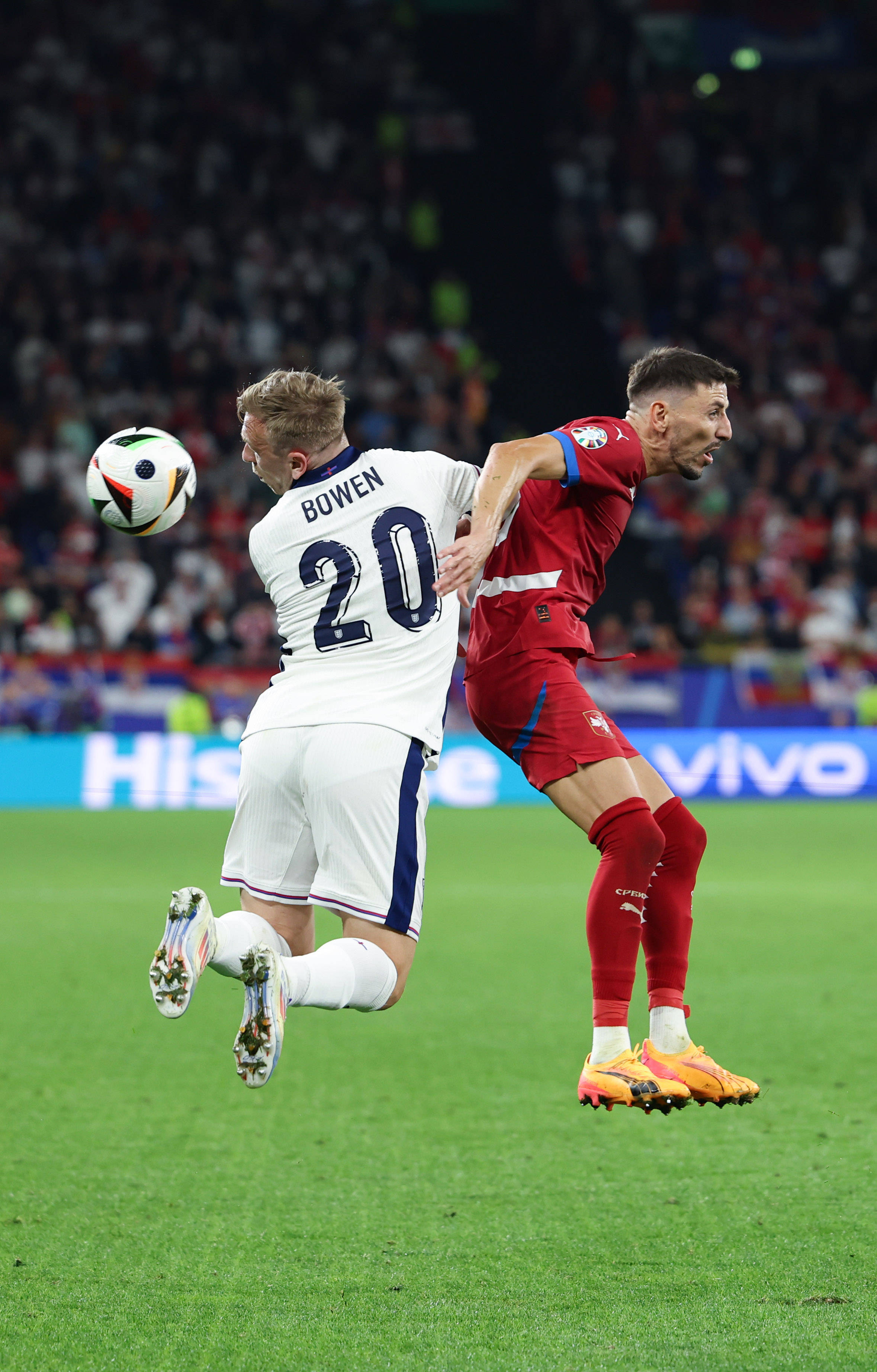 热血昂扬，欧洲足球队整装待发的简单介绍