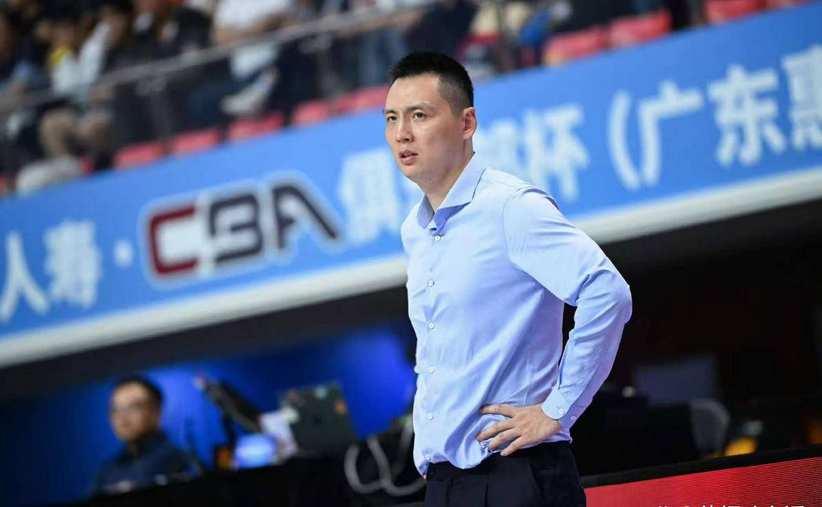 上海男篮取得关键胜利,排名上升 上海男篮取得关键胜利,排名上升