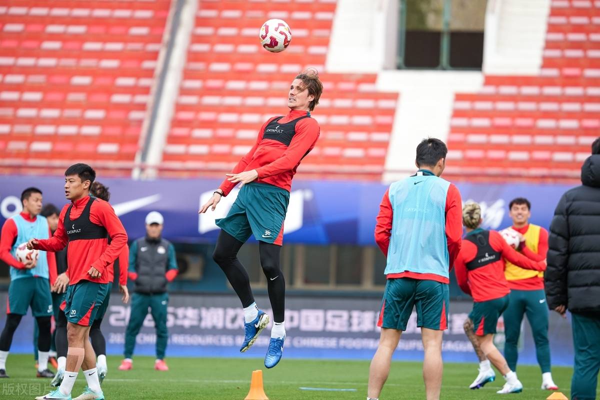 多场比赛延期，球迷心急等待比赛重启的简单介绍