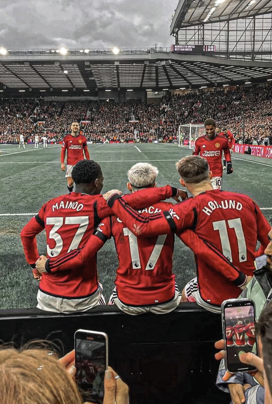 曼联签下年轻才华,引进新血液加强阵容 曼联签下年轻才华,引进新血液加强阵容