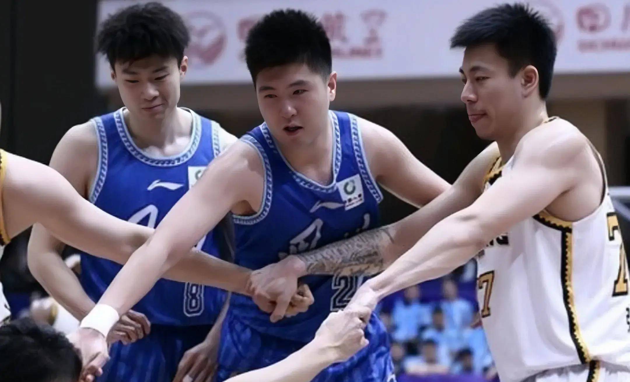 四川男篮客场大胜浙江队缩小分差的简单介绍 四川男篮客场大胜浙江队缩小分差的简单介绍